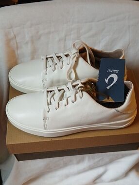 OluKai Women's White Low-Top Leather Sneakers